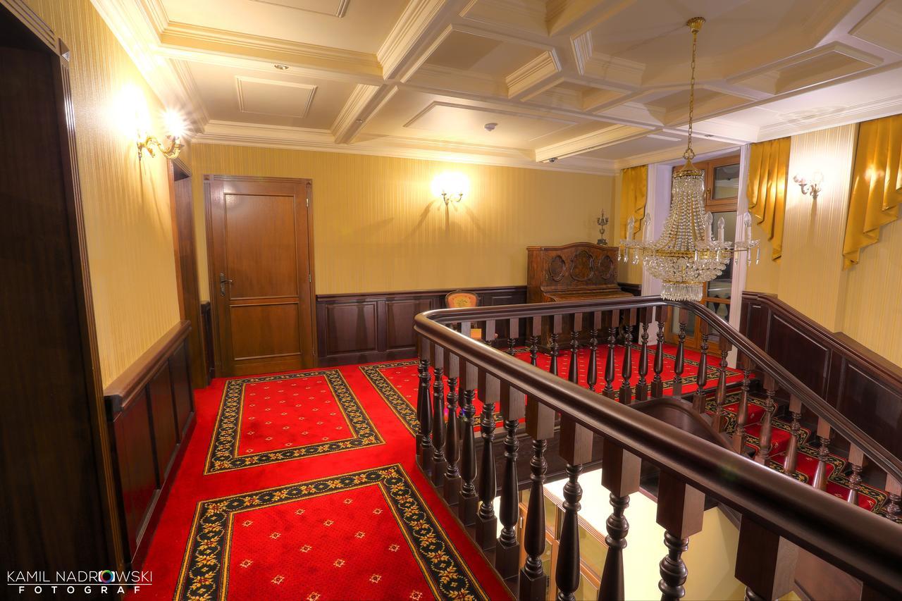 Dwor Slupia Hotel Zarzecze  Buitenkant foto